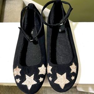 Gently worn girls dress shoes size 2